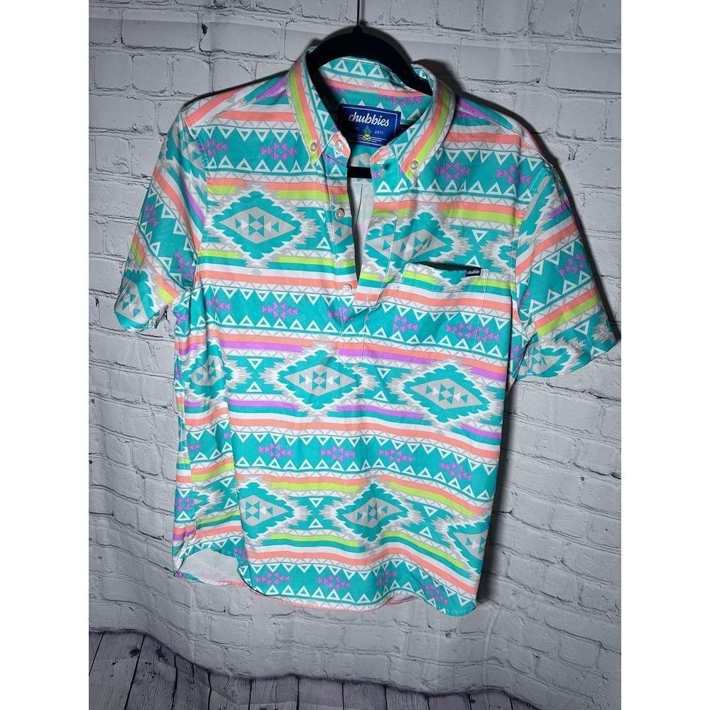 Chubbies Mens Small Short Sleeve Button Down Shirt Southwestern Geometric Neon